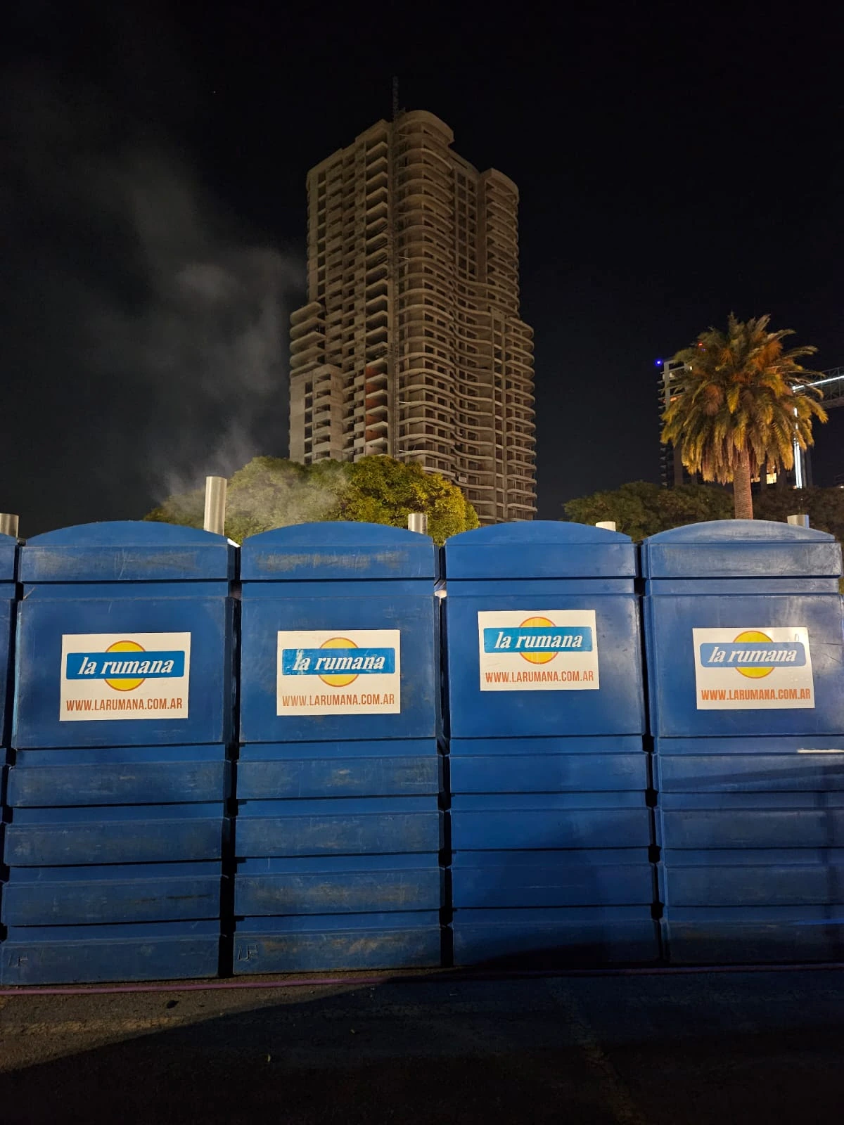 Baños químicos instalados durante un operativo